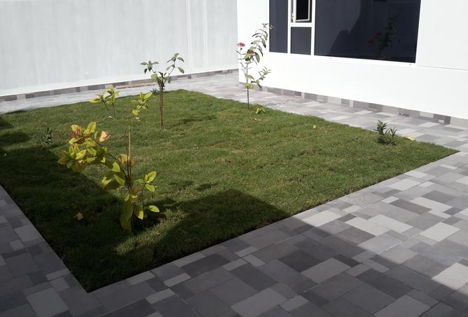 924835 - Property Image 2