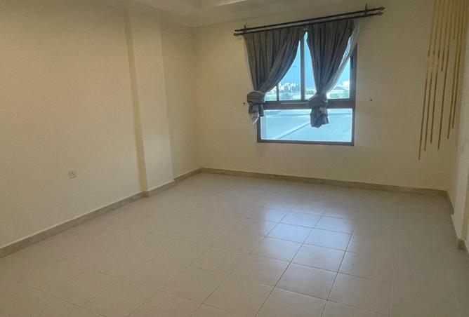 925141 - Property Image 2