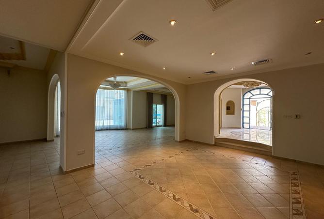 931193 - Property Image 3