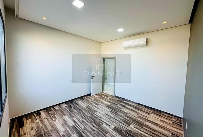 56037984 - Property Image 3