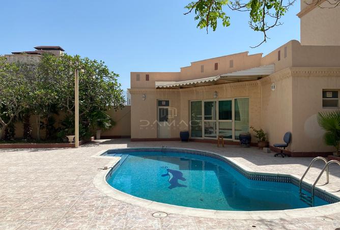 932046 - Property Image 3