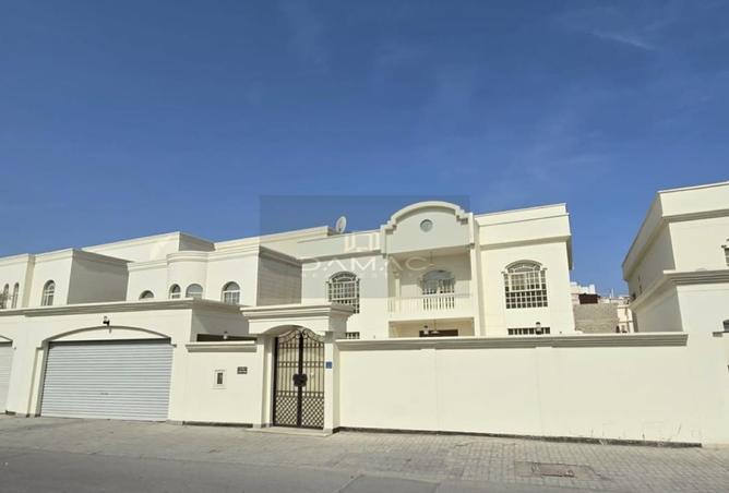 932064 - Property Image 2