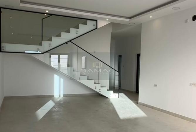 932103 - Property Image 2