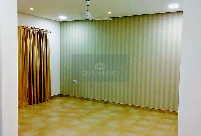 932304 - Property Image 3