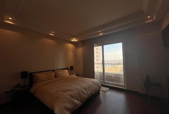 932796 - Property Image 3