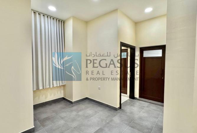 933657 - Property Image 2