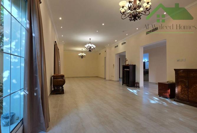 934042 - Property Image 3