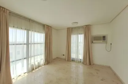 Villa - 4 Bedrooms - 5 Bathrooms for rent in Janabiya - Northern Governorate