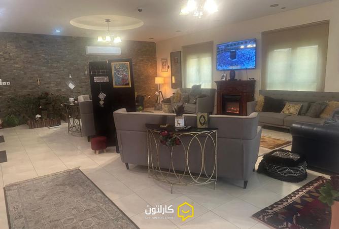 936641 - Property Image 2