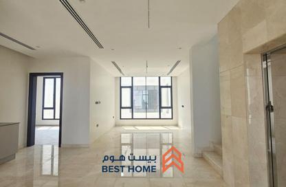 Villa - 4 Bedrooms - 6 Bathrooms for sale in Saar - Northern Governorate