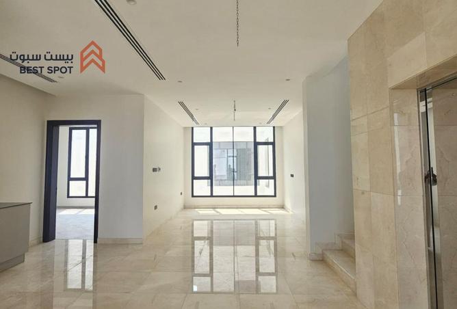 939513 - Property Image 2