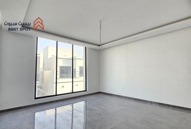 939556 - Property Image 3