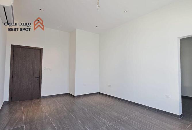 939829 - Property Image 3