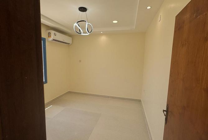 940453 - Property Image 2