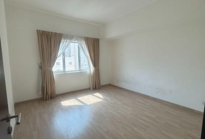 940877 - Property Image 3