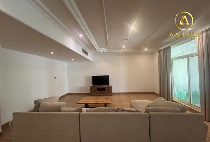 942376 - Property Image 2