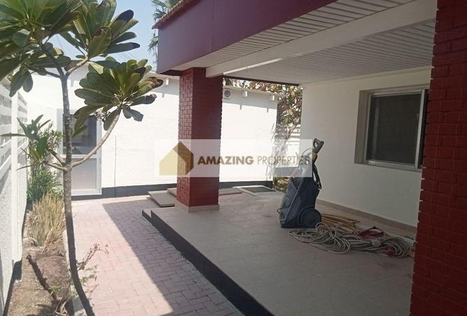 942716 - Property Image 2