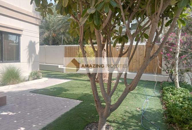 942758 - Property Image 2