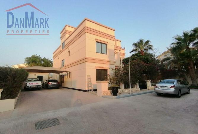 943048 - Property Image 2