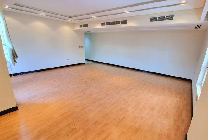 943694 - Property Image 3