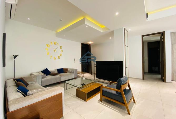 956239 - Property Image 3