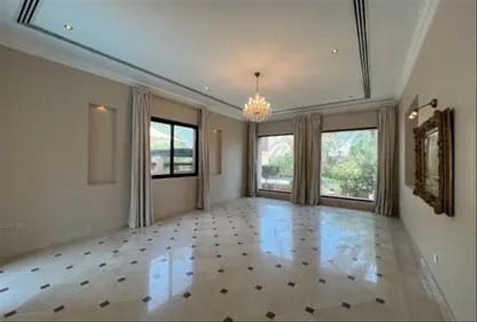 945207 - Property Image 2