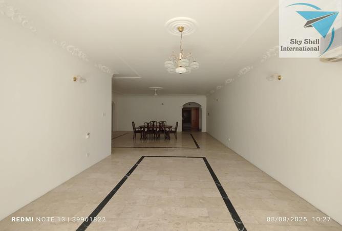 945813 - Property Image 3