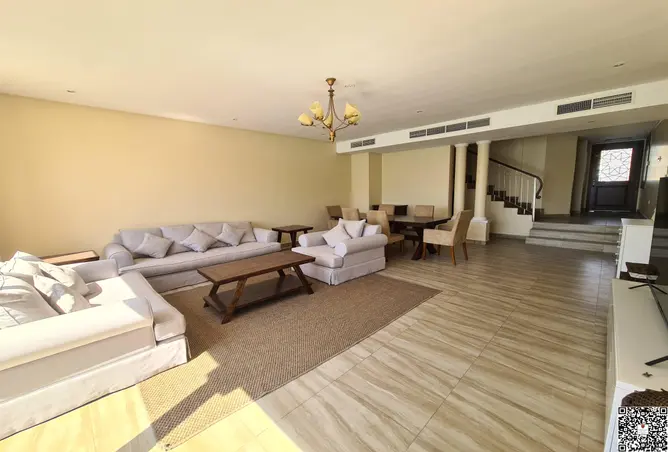 806895 - Property Image 2