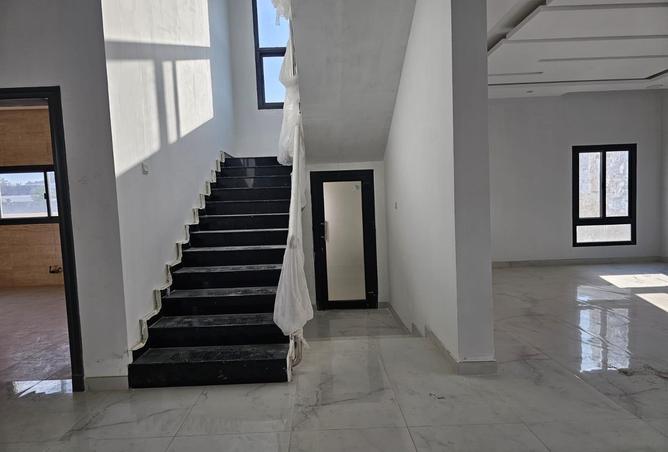 946228 - Property Image 2