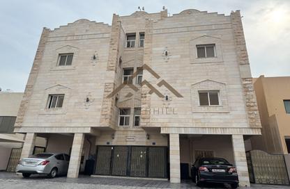 عمارة بالكامل - 8 غرف نوم - 8 حمامات للبيع في الحد - المحرق