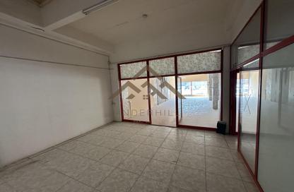 Shop - Studio - 1 Bathroom for rent in Exhibition Road - Hoora - Capital Governorate