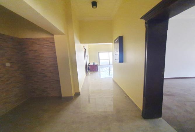 951892 - Property Image 2