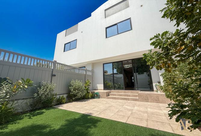 952048 - Property Image 2