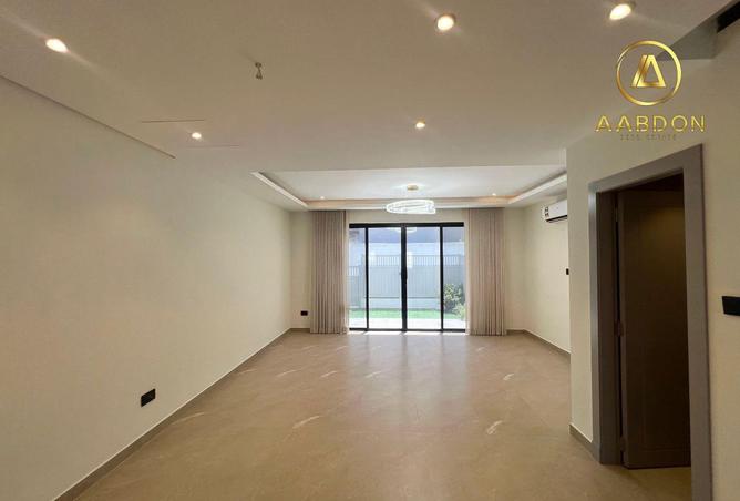 953340 - Property Image 2