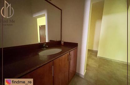 Apartment - 2 Bedrooms - 2 Bathrooms for rent in Al Maqsha - Northern Governorate