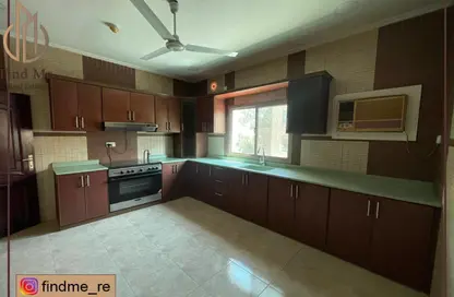 Apartment - 2 Bedrooms - 2 Bathrooms for rent in Al Maqsha - Northern Governorate