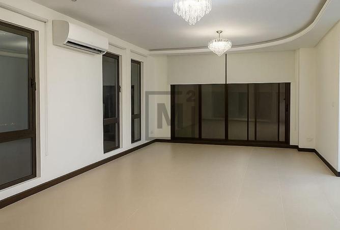 953911 - Property Image 2