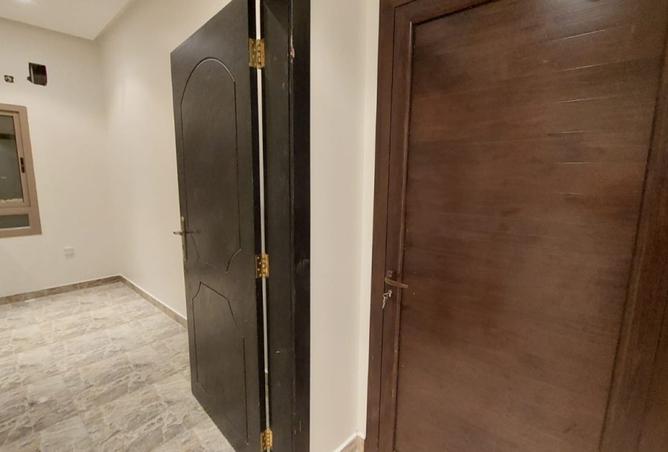 956164 - Property Image 3