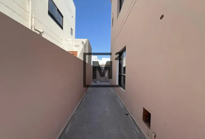 955853 - Property Image 2