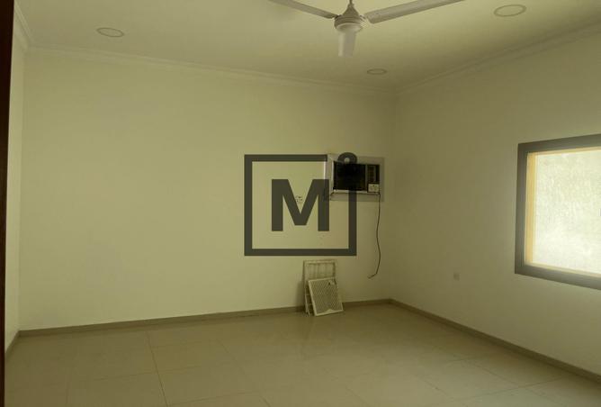956371 - Property Image 3