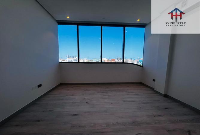 956198 - Property Main Image