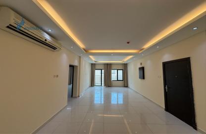 Apartment - 3 Bedrooms - 3 Bathrooms for rent in Hidd - Muharraq Governorate