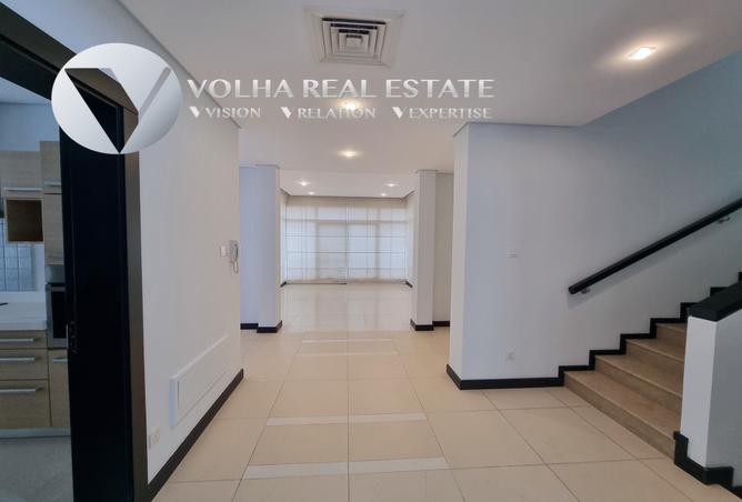 956611 - Property Image 2