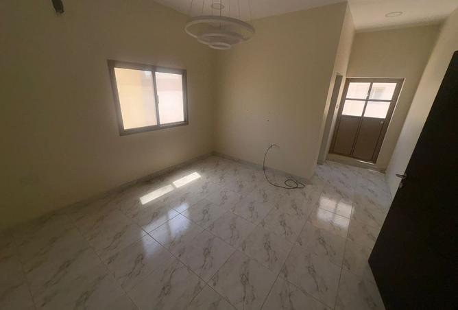 958773 - Property Image 2