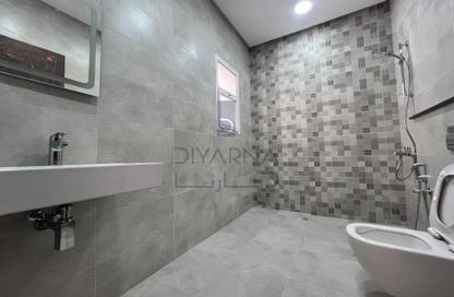 Villa - 5 Bedrooms - 6 Bathrooms for sale in Maqabah - Northern Governorate
