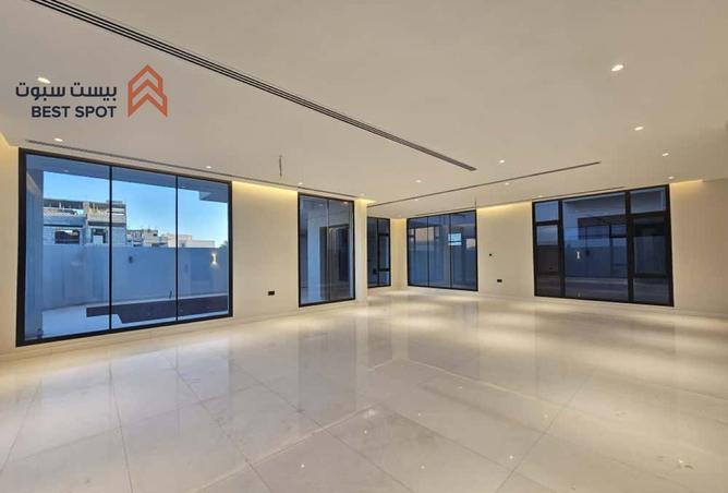 960150 - Property Image 2