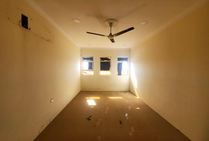 960372 - Property Image 2