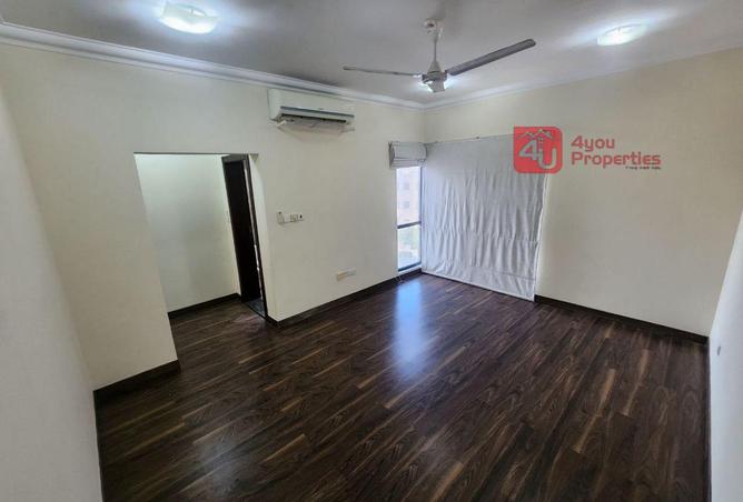 960503 - Property Image 2