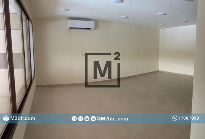 962798 - Property Image 3