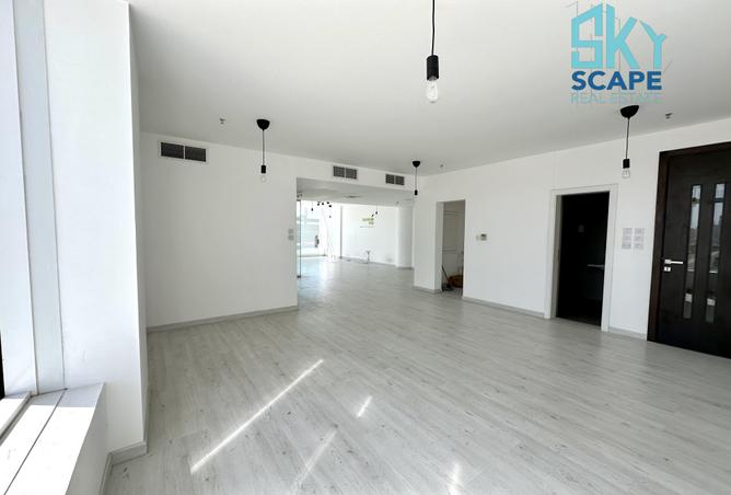 970784 - Property Image 2